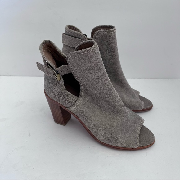 Donald J Pliner size 7.5 Kara Peep Toe Crackle Leather Ankle Bootie Heels Taupe - Picture 8 of 16